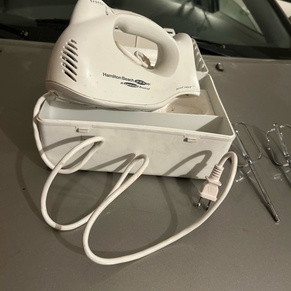 Hamilton Beach Silex 5 Hand Mixer With Six Speed Boost Case And Six Mixing Tools